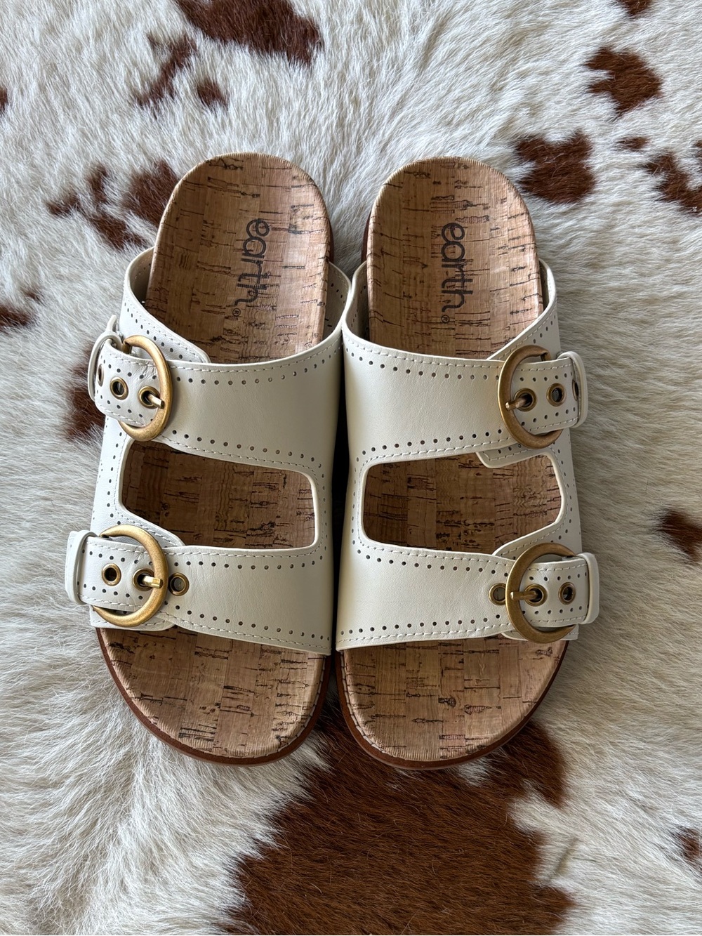 NEW in box: Earth Cream Double Gold Buckle Slide Sandals Francii